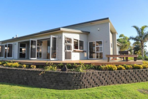 Hosts on the Coast Aquila Sunrise, Whitianga